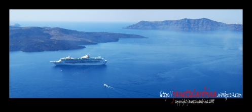 Splendour of the Seas in Santorini Panorama111AAA SH C SS black W 50% web